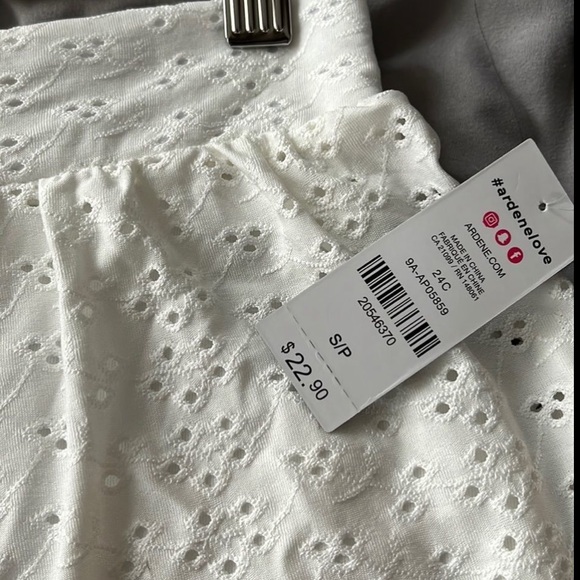 Eyelet ruffled mini skirt - Picture 6 of 7